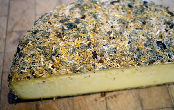 Tomme aux fleurs sauvages